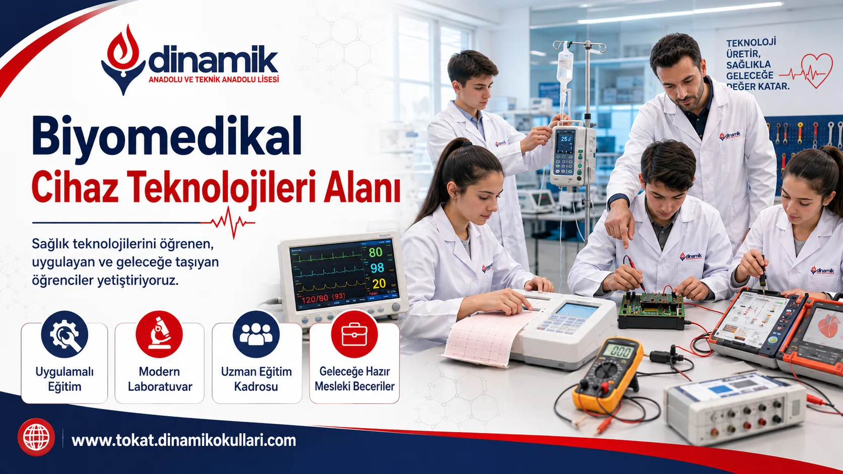 Biyomedikal laboratuvarında çalışan öğrenciler